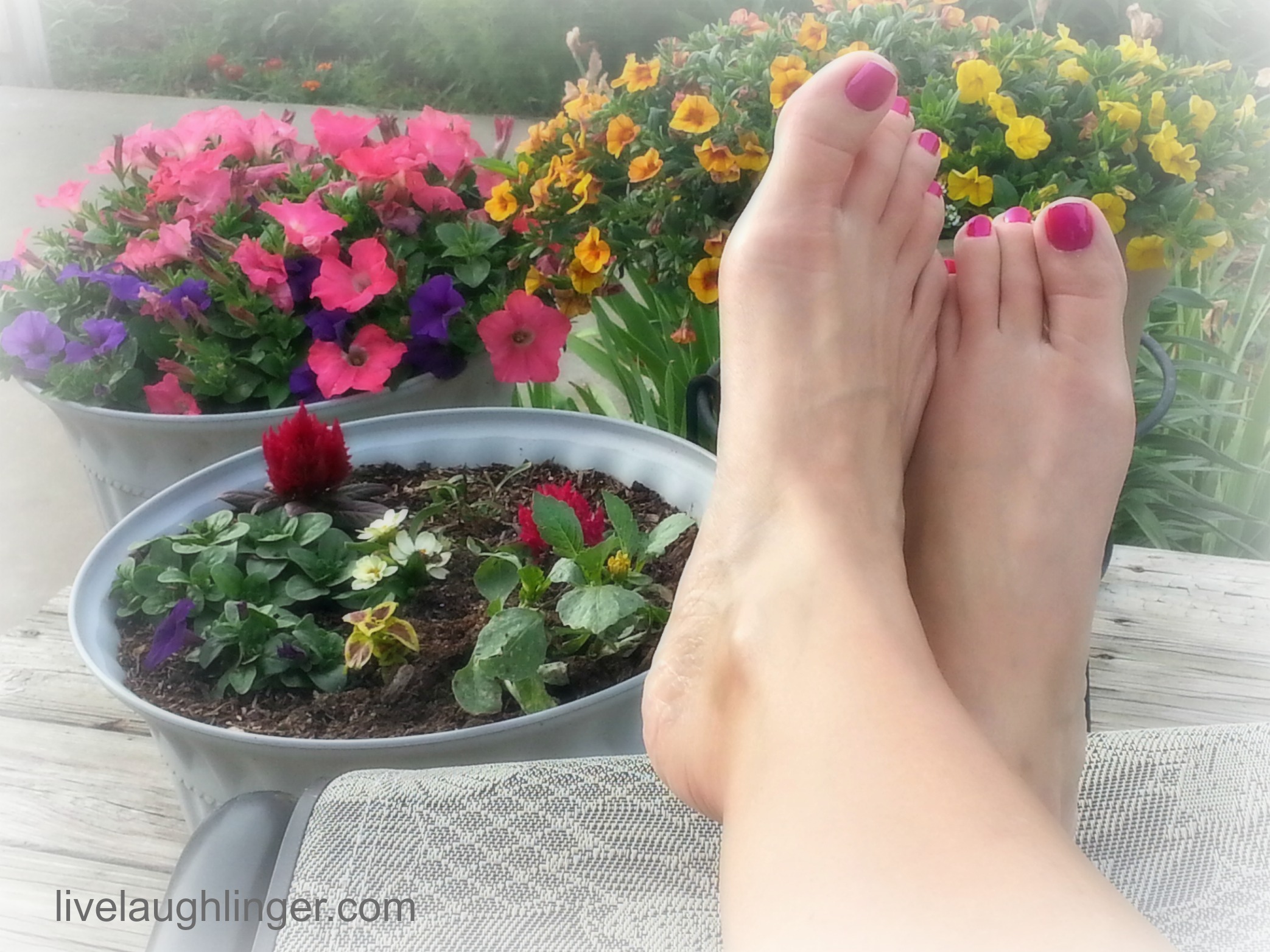 The Perfect At-Home Summer Pedicure